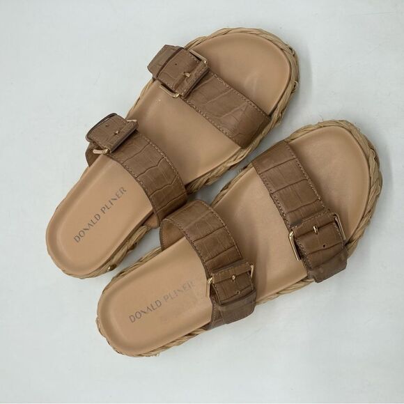 Donald J. Pliner Larabee Sandal - Picture 7 of 10